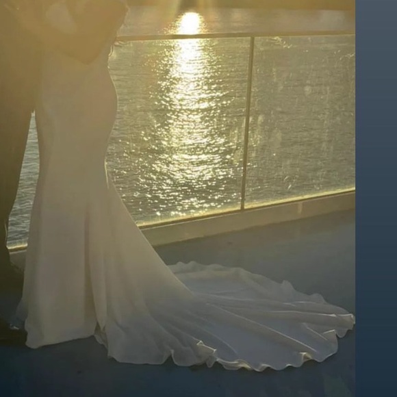 Maggie sottero wedding dress - Picture 3 of 9